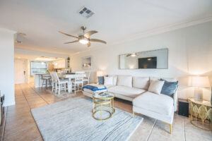 1145_Cherrystone_Ct_Naples_FL_34102_USA-Living_room-Z62_9070